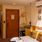 Uva فتحية