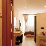 Uva 4* فتحية