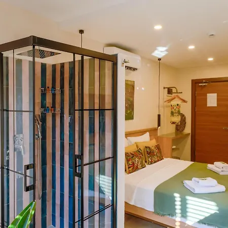 Uva Bed and Breakfast Φετιγιέ